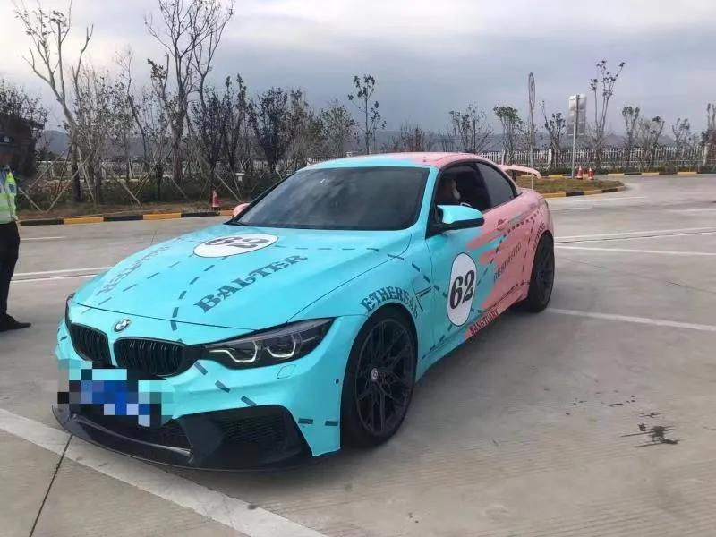 打扮时尚宝马开到228！又一沿海高速飚王被抓！只爽了几分钟却换来...