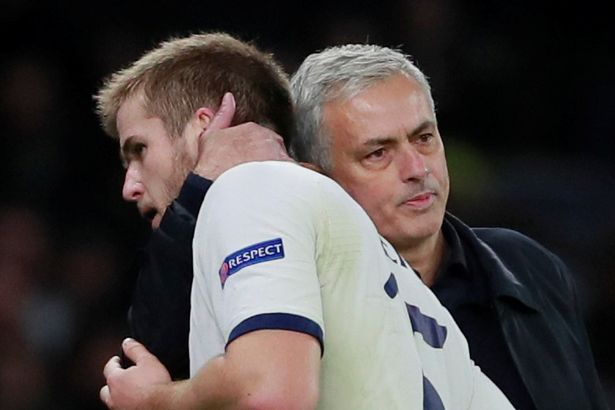 热刺客场不敌曼联终结穆帅三连胜,热刺的惊天逆转