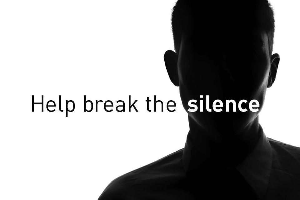 白瘦女装大佬深夜持刀猥亵肌肉男高中生!日本网友:疯了吧…