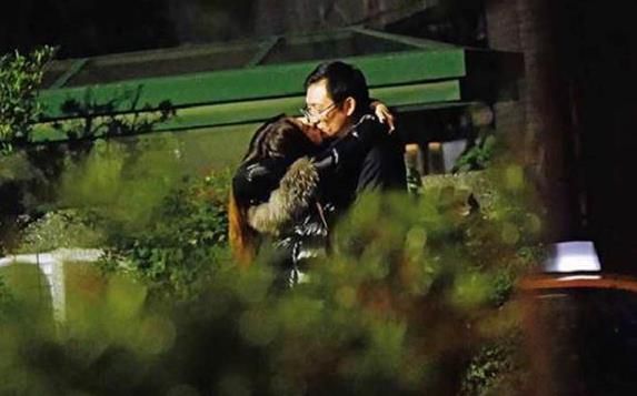 爱情傻瓜黄征完整版,爱情傻瓜原唱评价