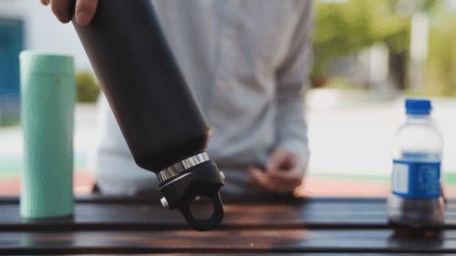 硬核又安全，老司机们喜欢的杯子，网友：开车时终于可以放心喝水