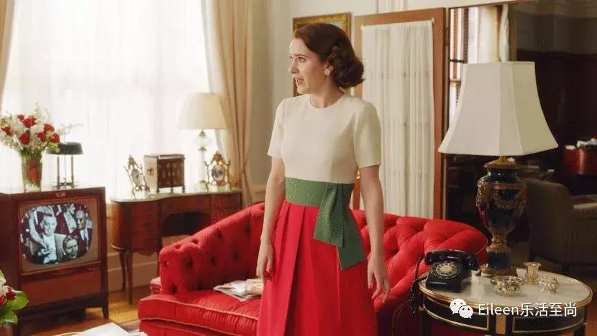 弃出轨前夫再惹桃花，纽约名媛离婚爆红，5000套美裙包裹励志大戏