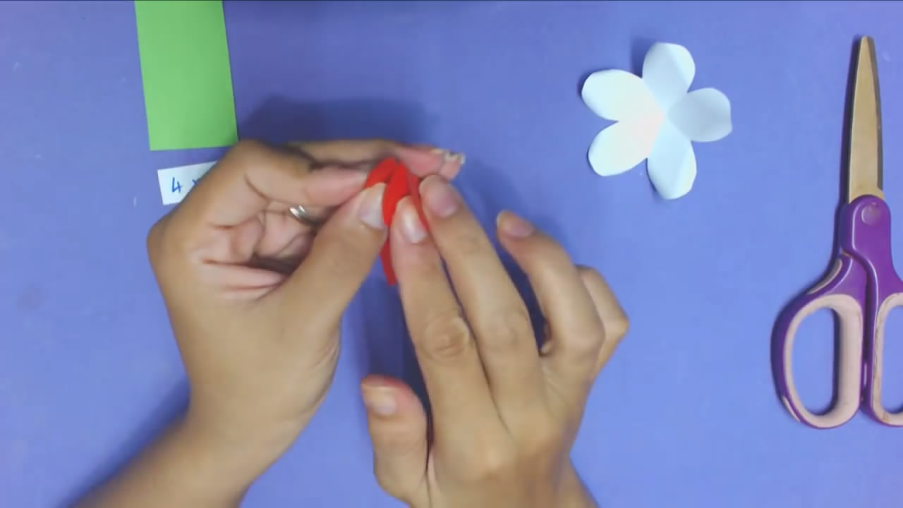 纸艺花卉制作教程,纸艺花卉教程褶皱纸荷花