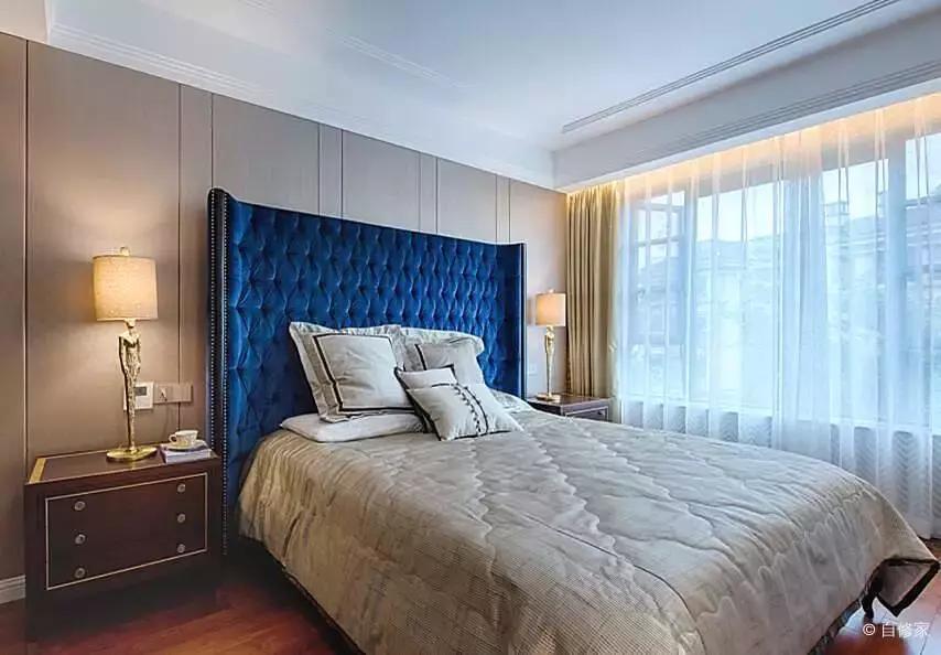 他家像宫殿！巨型水晶灯，黄金瓷砖，金碧辉煌，住上一晚值了