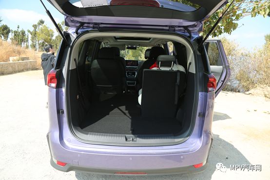 上汽大通maxusg50试驾,二胎三代汽车推荐