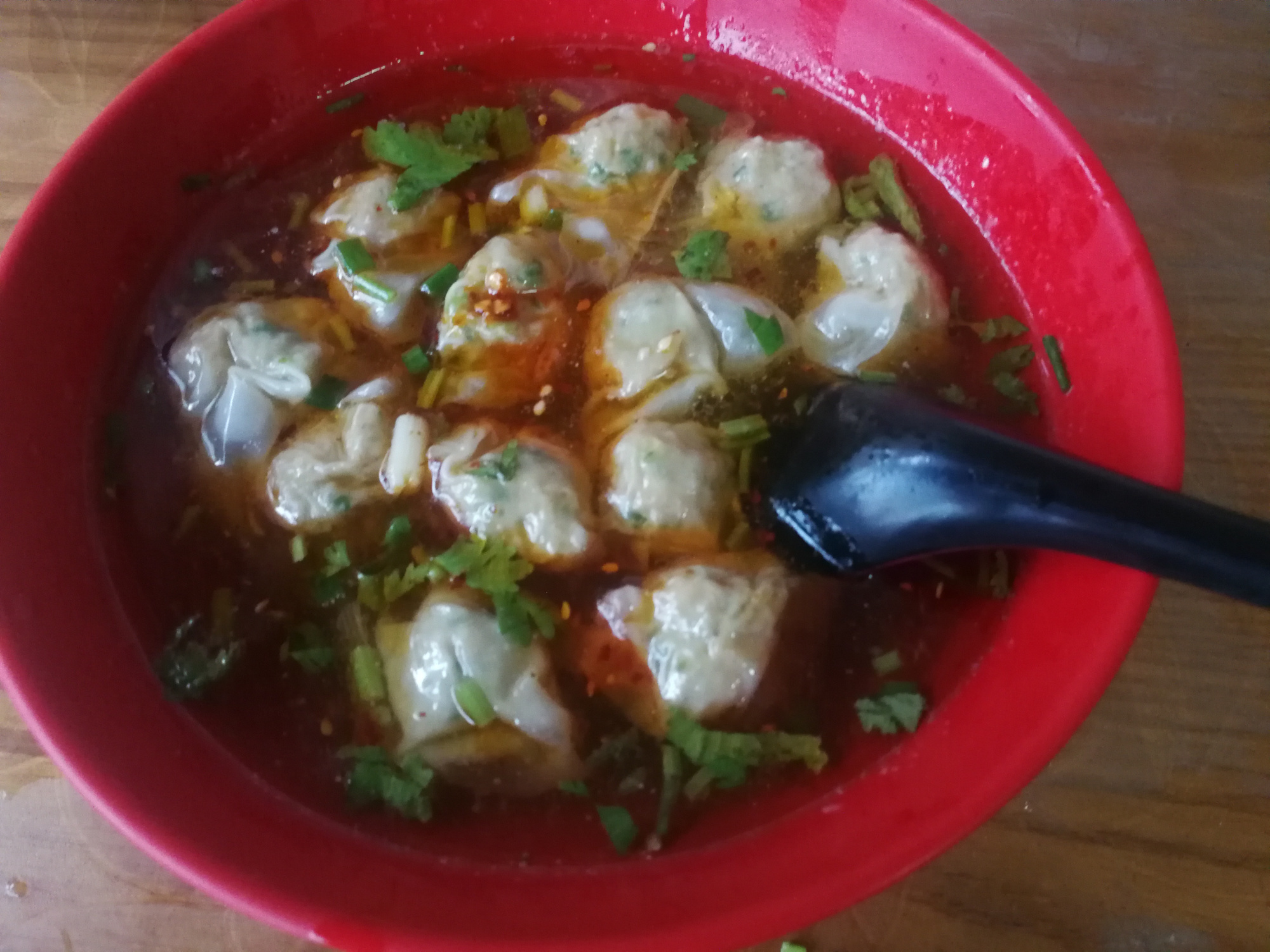 馄饨皮有黑点会影响口感吗,馄饨皮有黑点吃了会中毒吗