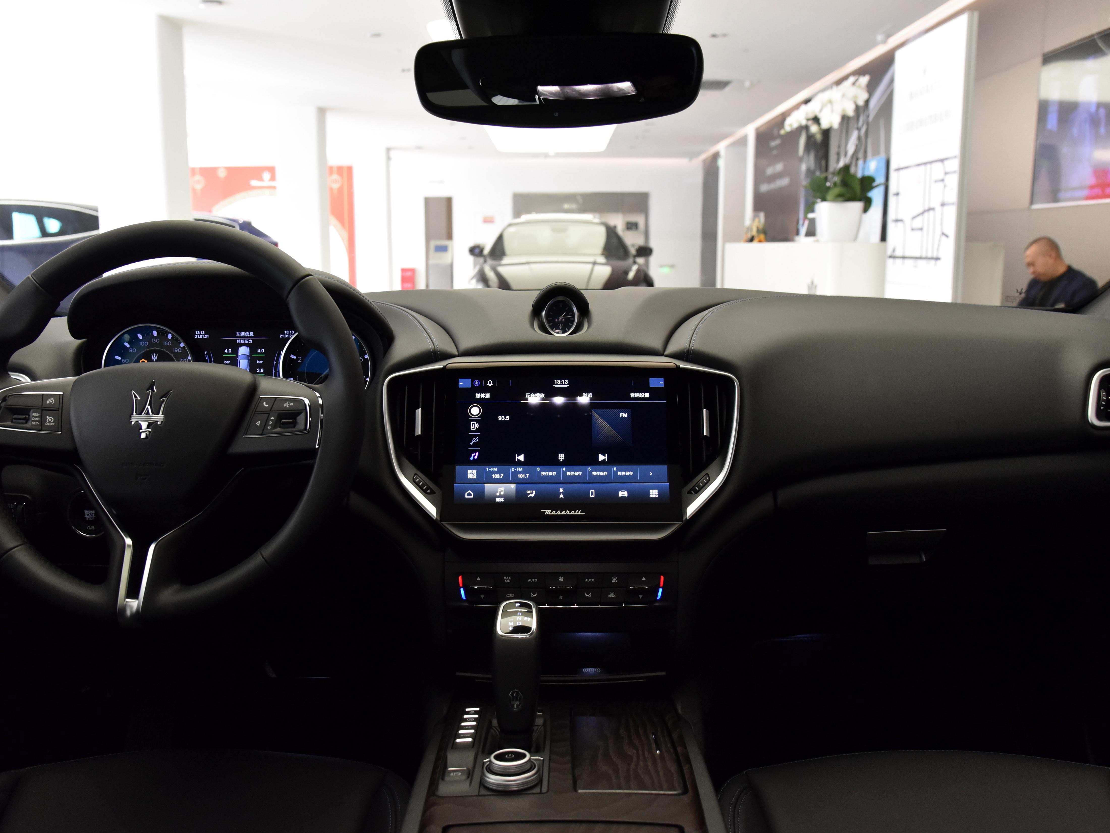 有钱人喜欢开的便宜车,2020款全新玛莎拉蒂ghibli