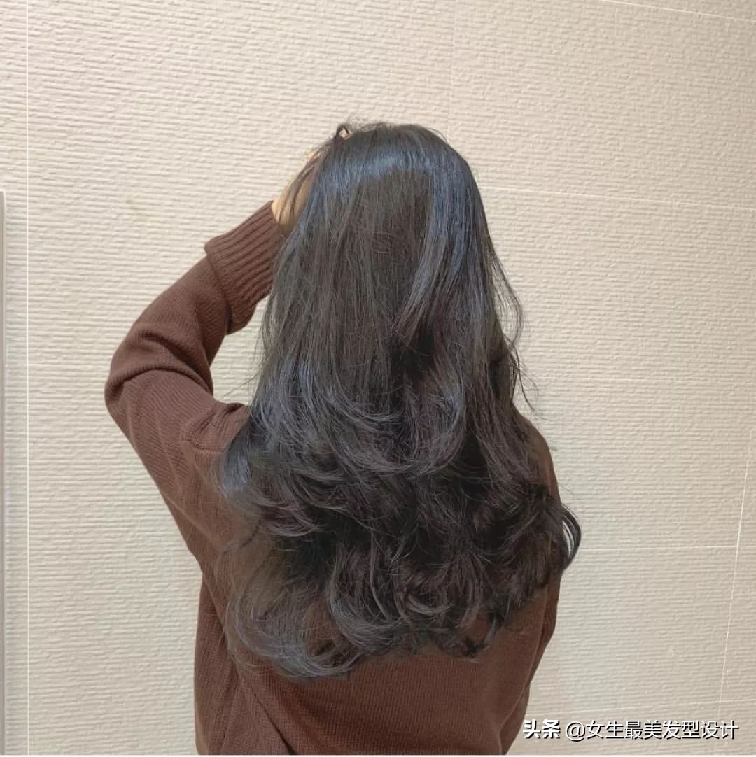 烫发中长内扣怎么打理,烫发女生推荐中长好打理