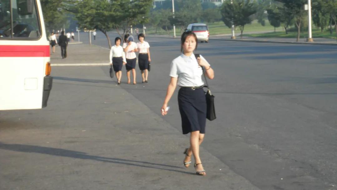 走进朝鲜的视频,朝鲜女的只能穿裙子吗