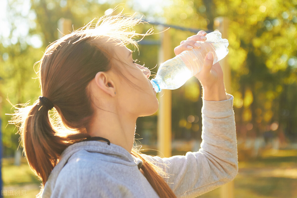 我是干燥综合征患者，为什么医生让我服用治疗类风湿的药？