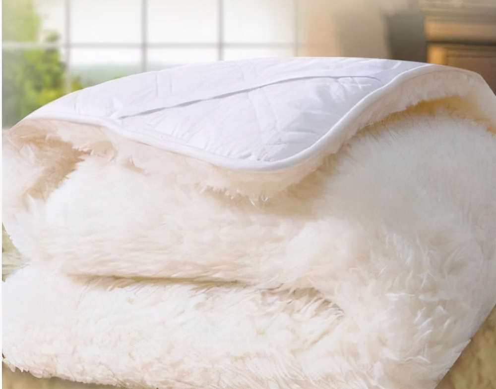 被子不洗不晒怎么杀菌除味,被子很臭又不能洗怎么办