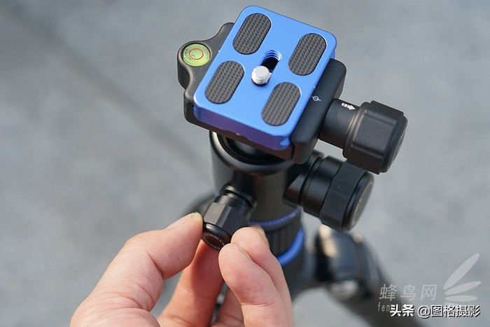 高性价比便携脚架百诺PA19AK套装试用