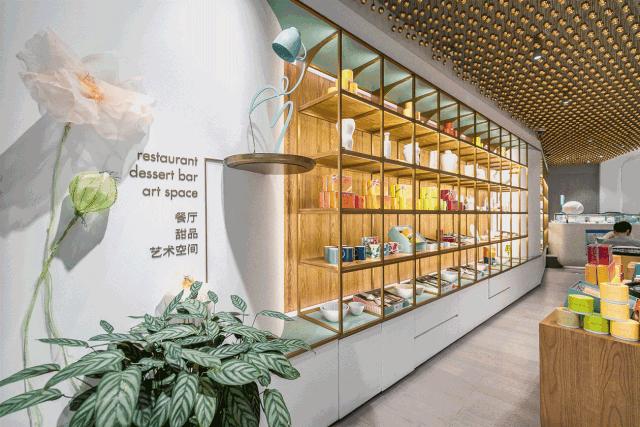 一顿饭至少配六个菜,一顿饭喝六碗汤