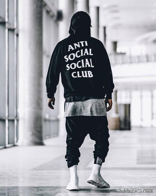 陈冠希都在穿哪些品牌,陈冠希穿红衣服的照片