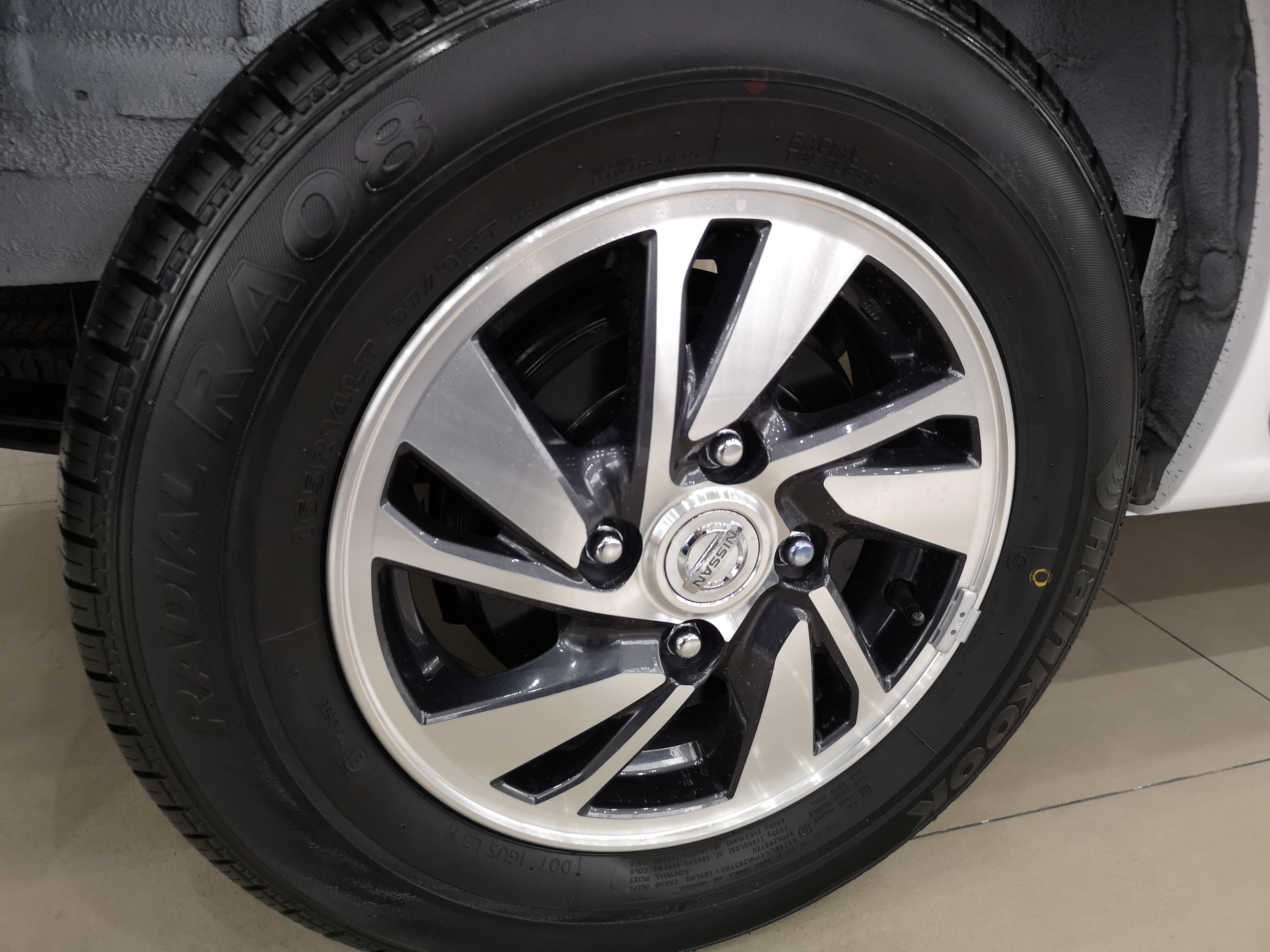 福建18款日产nv200改装六座,日产nv200手动挡17款改装