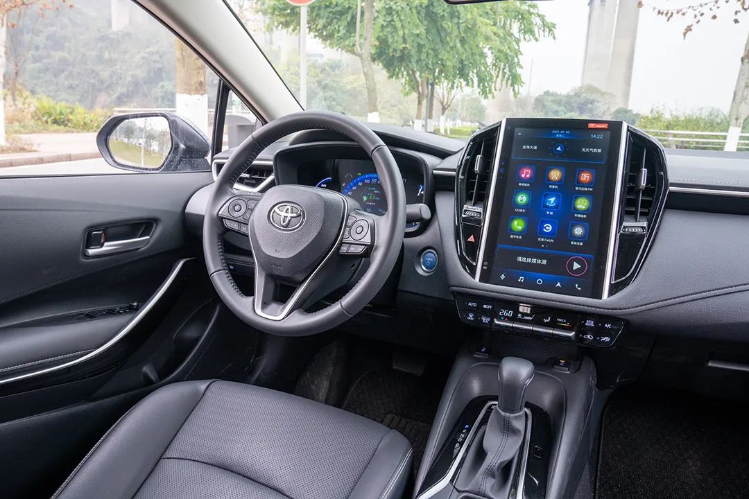 卡罗拉双擎和燃油版驾驶感受,卡罗拉双擎有没有必要买燃油版