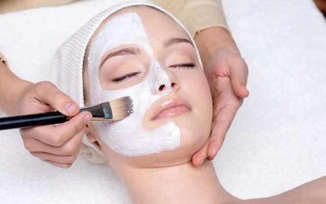 牙膏加盐祛斑,美白淡斑小偏方牙膏