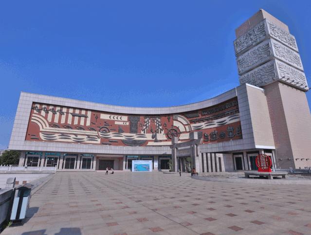 画笔寄乡思|潮起晋江——张及时油画艺术展在晋江开幕