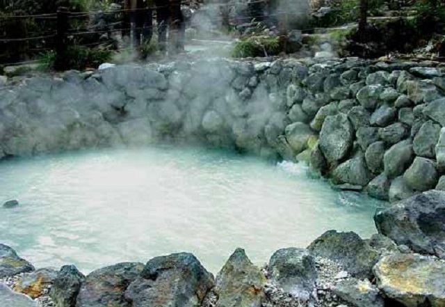 云南腾冲怀胎井真的能怀孕吗,腾冲怀胎井是两边水都可以喝吗