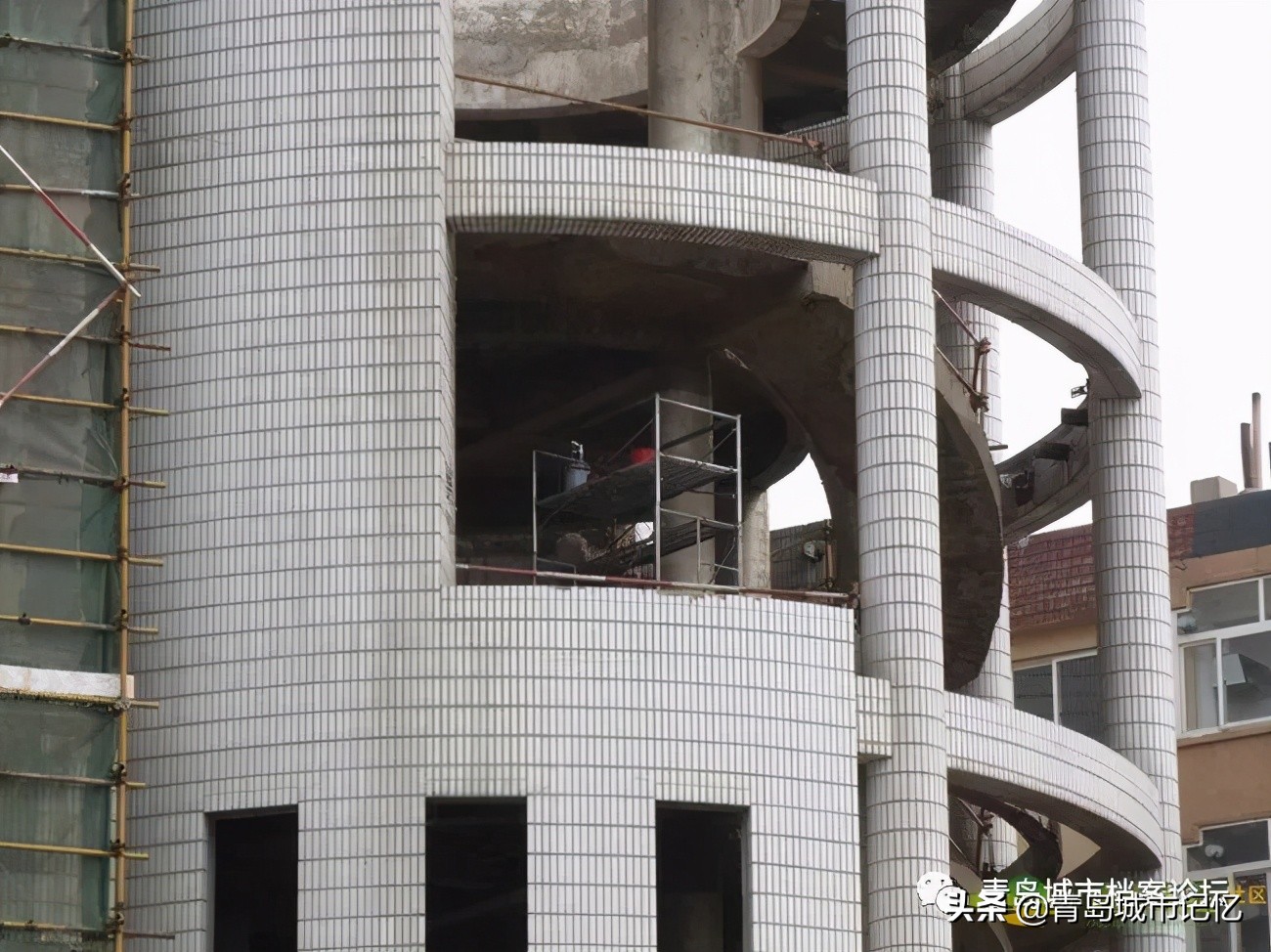 青岛为什么这么多烂尾楼,青岛最有名的烂尾楼