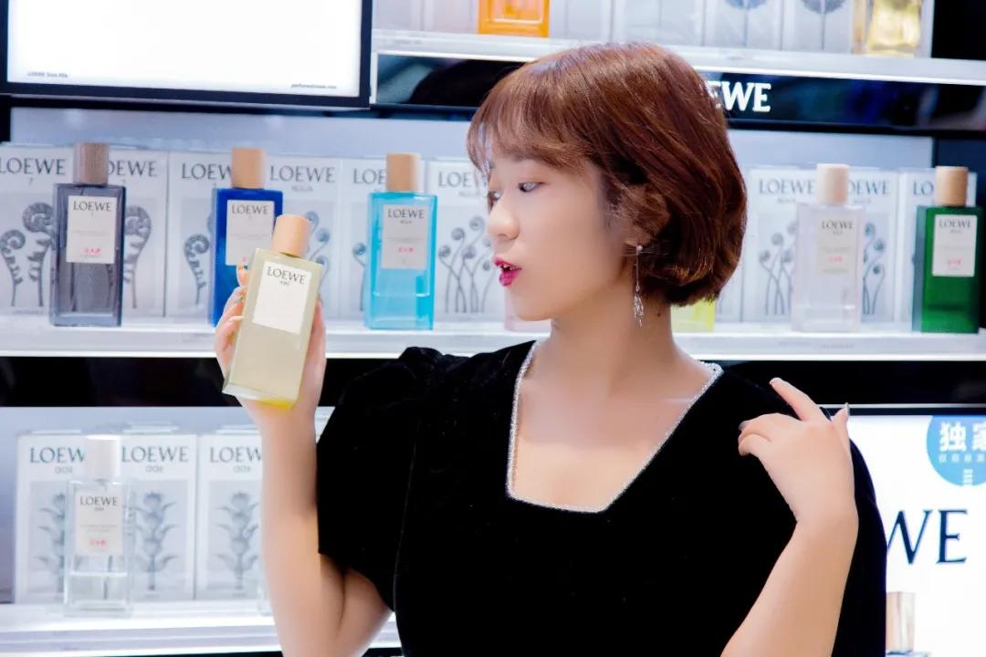 丝芙兰彩妆香氛图片,丝芙兰彩妆什么时候八折