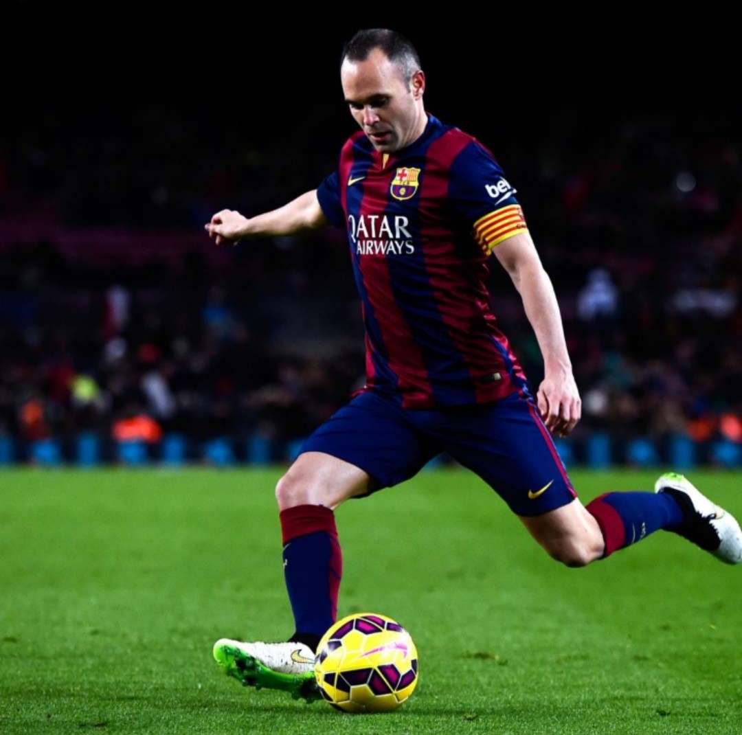 巴塞罗那中场核心哈维,近几年退役的中场大师