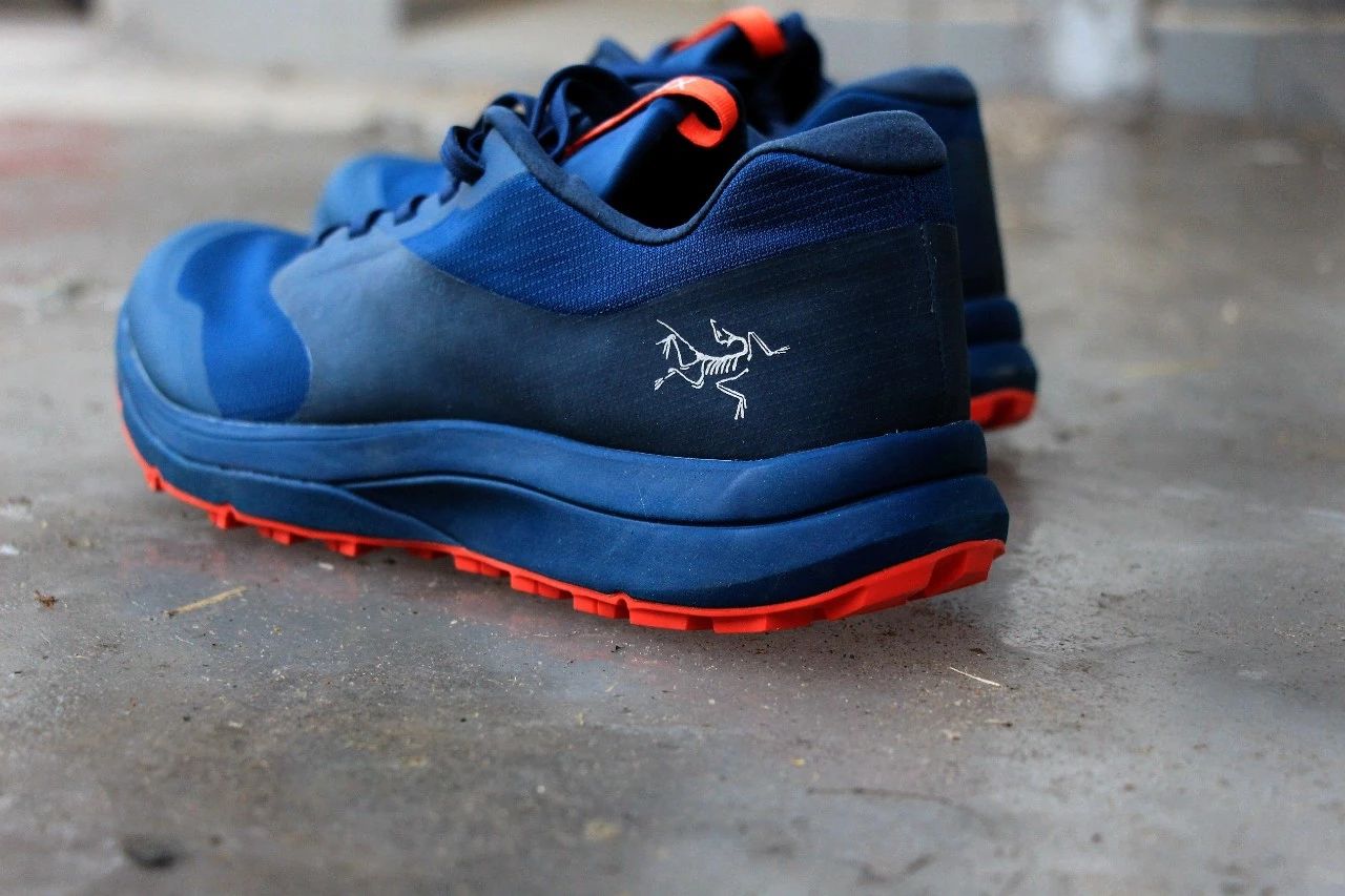 透气耐磨，带你纵横山巅：始祖鸟越野鞋评测