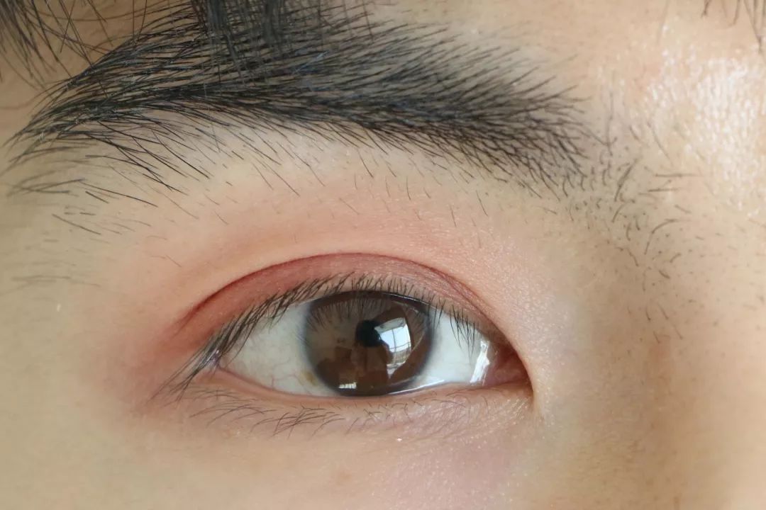 内双肿眼泡没有眼妆刷怎么画眼妆,眼妆教程肿眼泡内双霸气眼妆