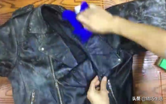 皮衣内衬拿不下来脏了怎么清洗,皮衣脏了只用湿毛巾擦能干净吗
