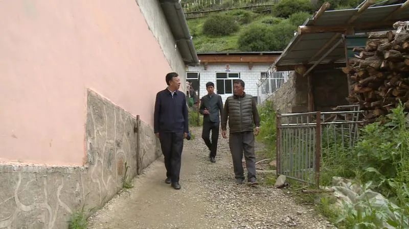 「情系车巴沟话谈百姓事」俞成辉深入卓尼县尼巴镇调研指导工作