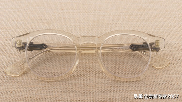 眼镜坏了没有胶带和胶水怎么补救,眼镜坏了去维修要钱吗