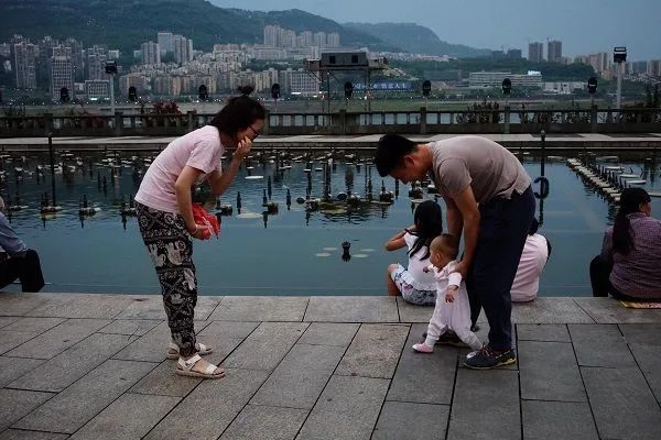 18个月还不走路的懒娃,家有孩子不听话怎么办