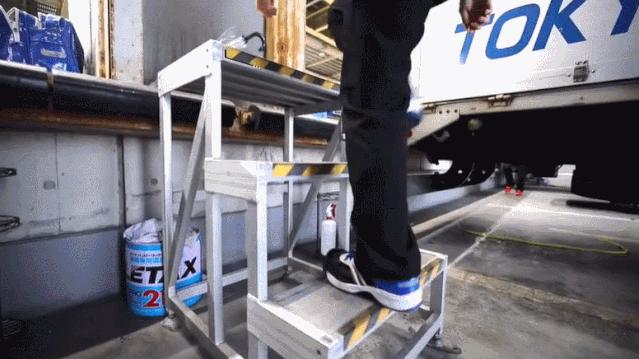 日本女快递员工作一天,日本快递女员工