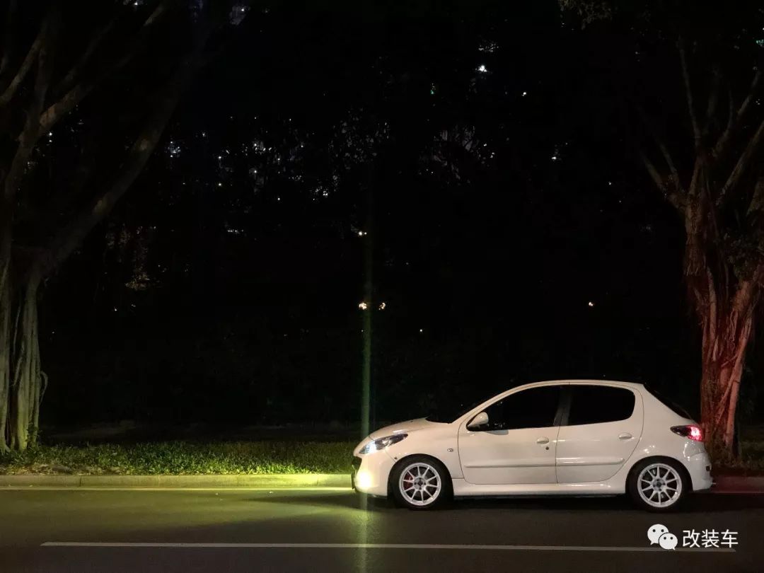 2011年的标致207当年卖多少钱,09年的标致207卖1万3划算吗