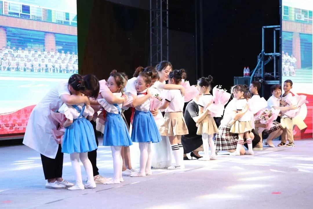 剑阁县鼓楼幼儿园庆祝中国*产党共**成立100周年暨毕业典礼文艺汇演