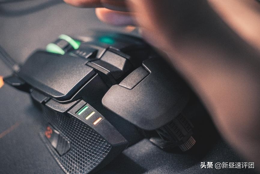 PMW3389加持，模块化设计鼠标骨伽700MEVO评测