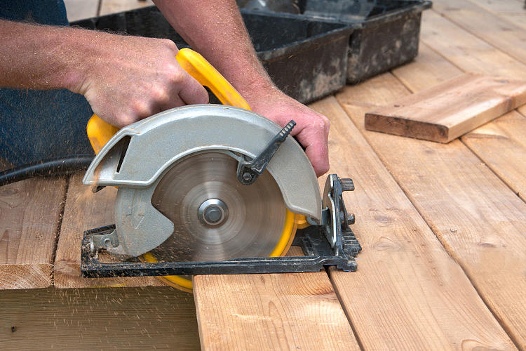 “锯”绝伐木累！其实只要四步就能挑选出来一把完美的电圆锯