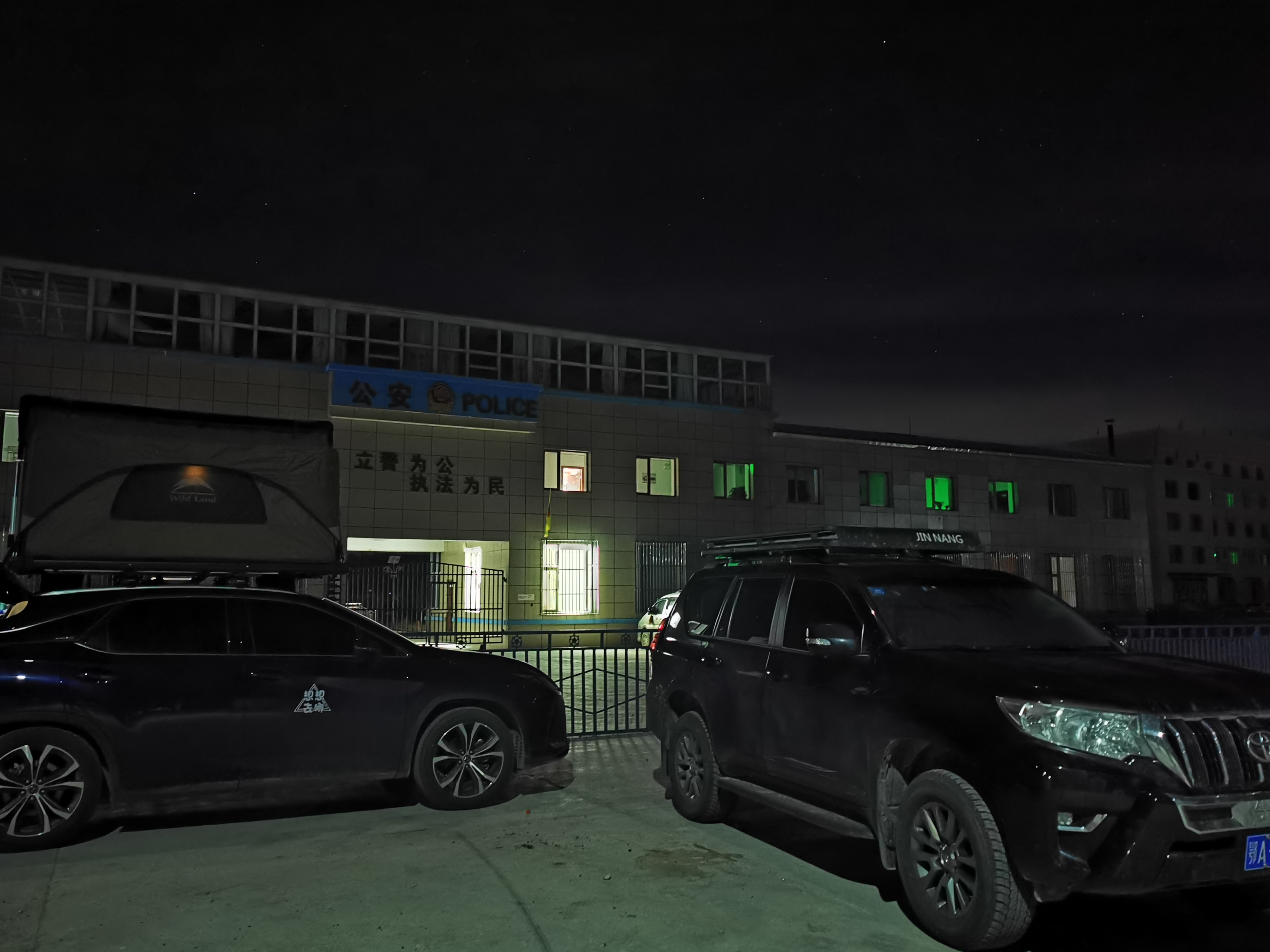 车顶帐篷在夏季的真实体验,4000的车顶帐篷