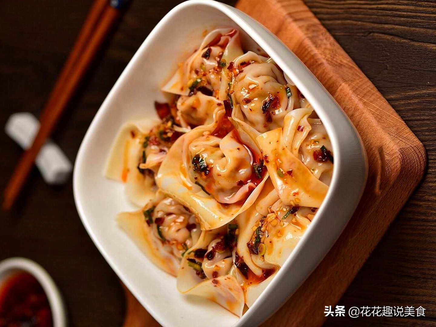 包馄饨肉馅用什么调,包馄饨怎么包出来比较皮薄好吃