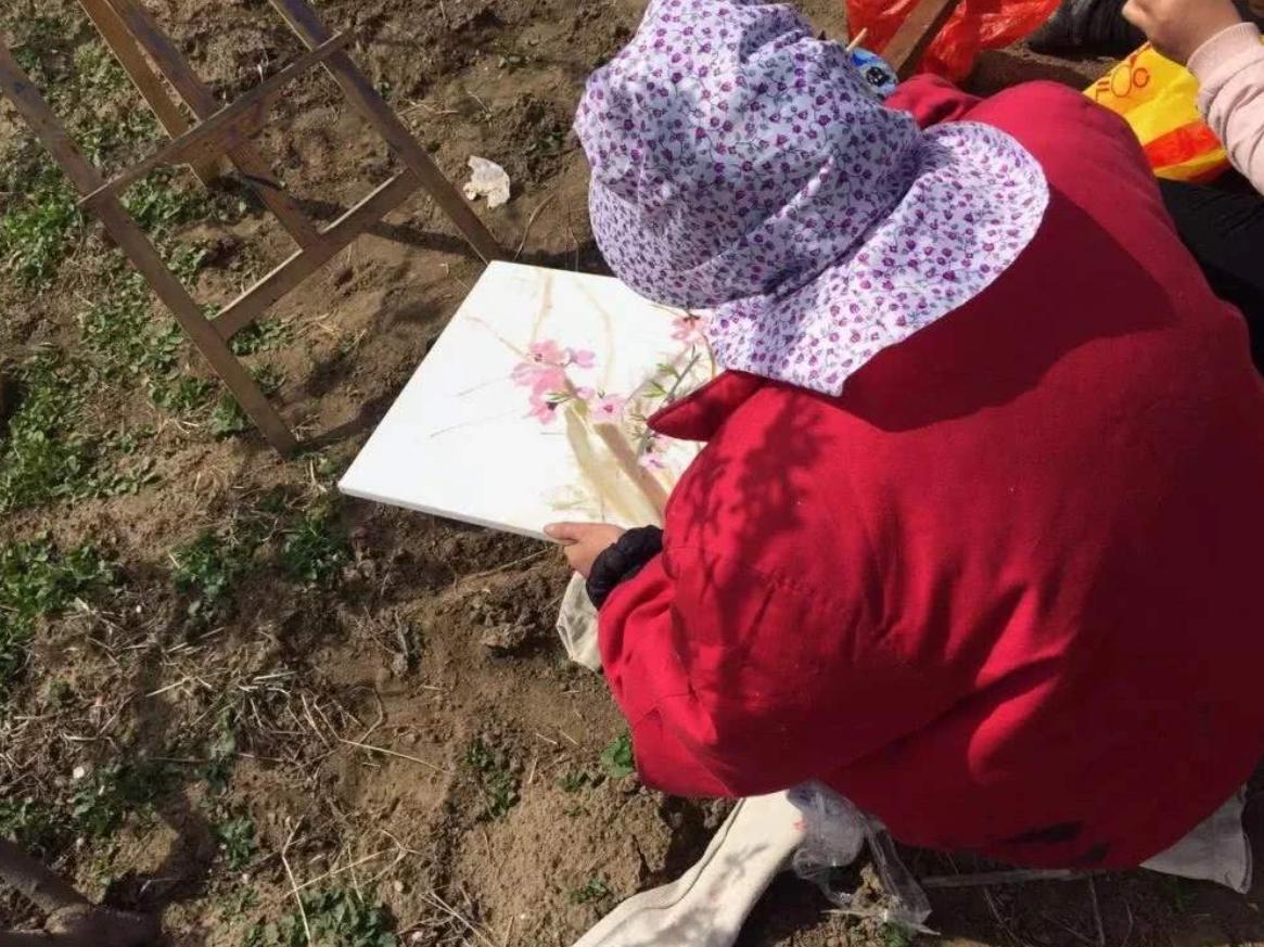 山东农妇仿大师绘画，因一幅卖出200元走红，专家：*渎亵**艺术