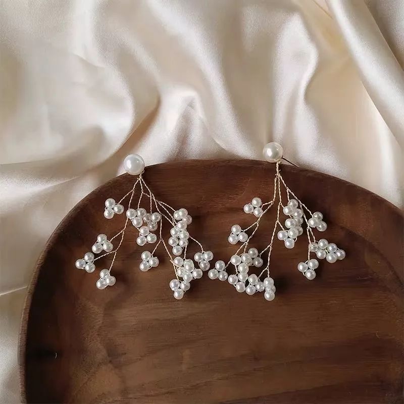 耳饰别致不对称,耳饰可爱黑白