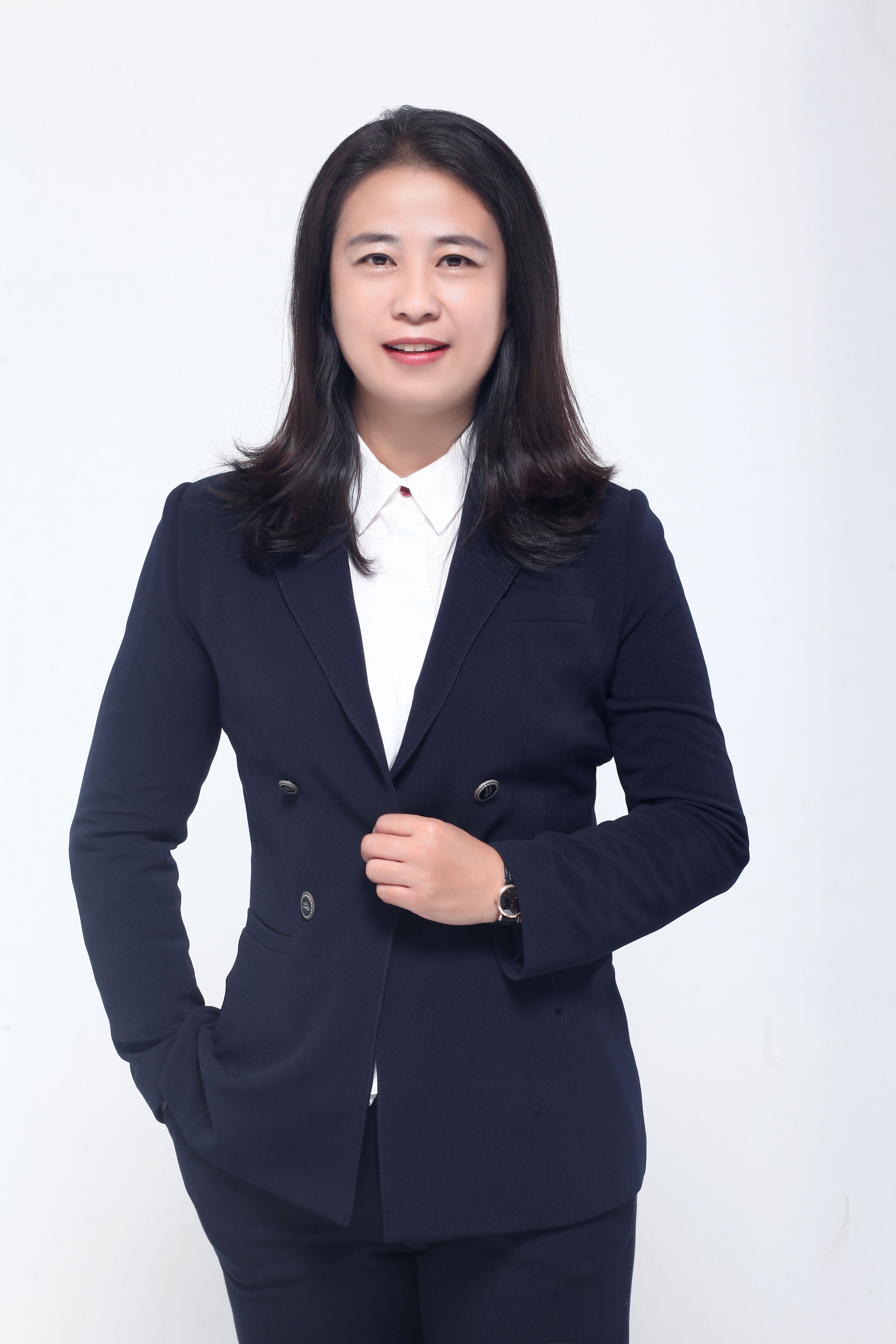 记新华保险黑龙江富裕支公司高级营业部经理郝丽艳