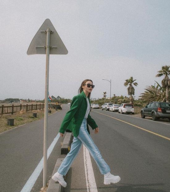 韩国女生独居公寓,韩国美女晒衣服