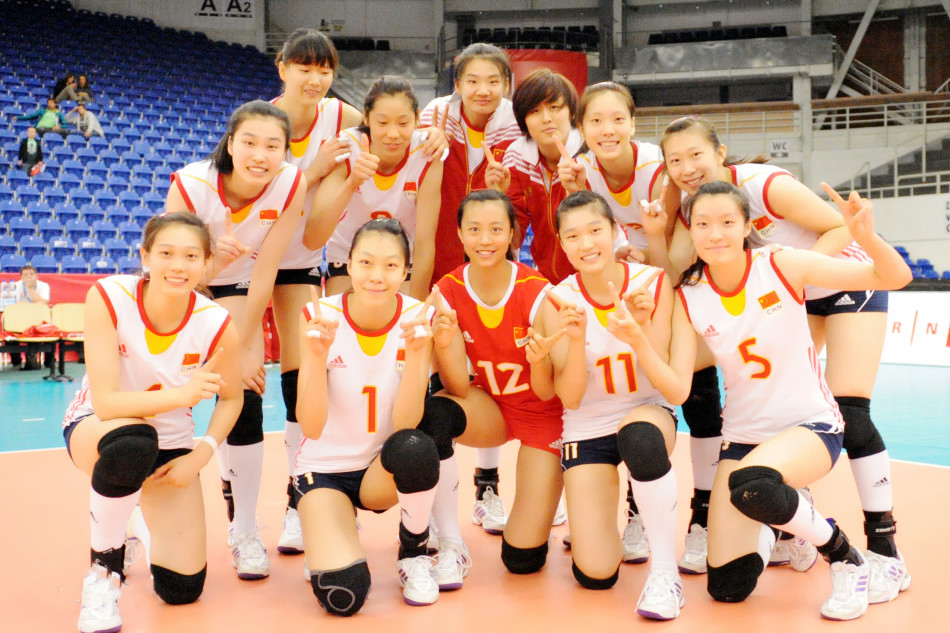 2013女排朱婷第1次打比赛视频回放,朱婷甜蜜瞬间