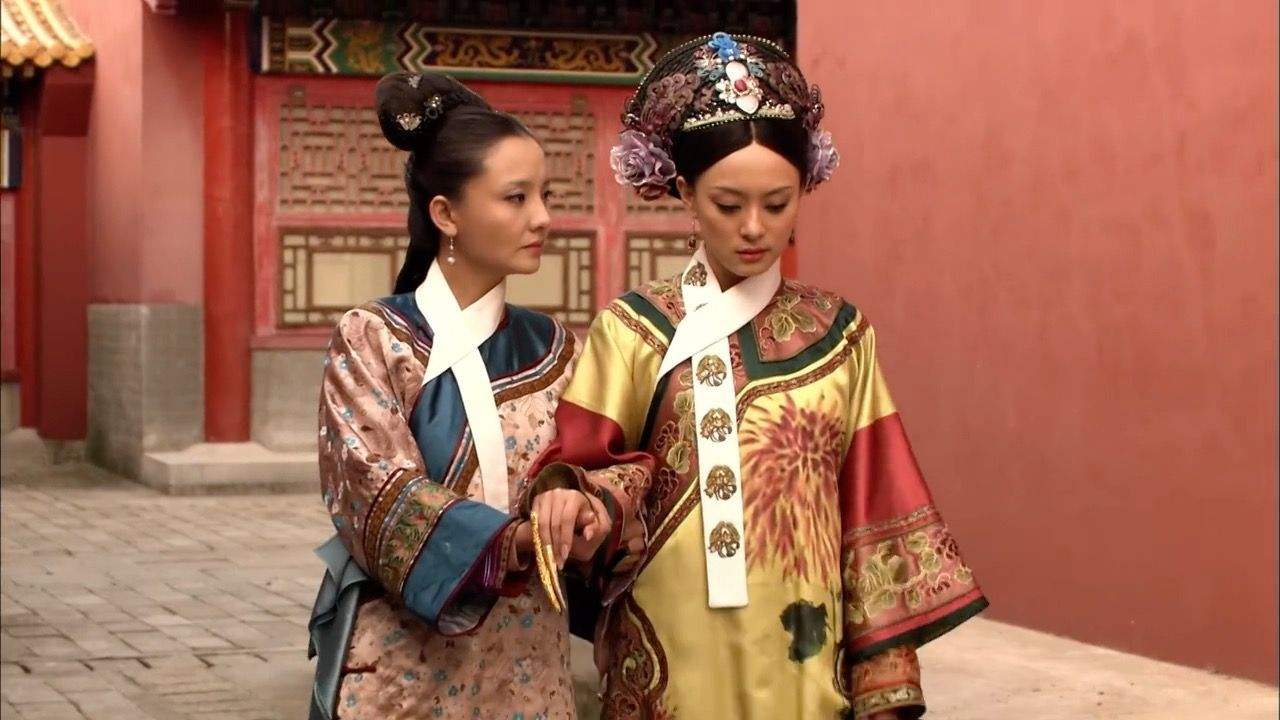 清朝的妃子为什么被太监抬过去,清朝妃子为什么会被扶着走路