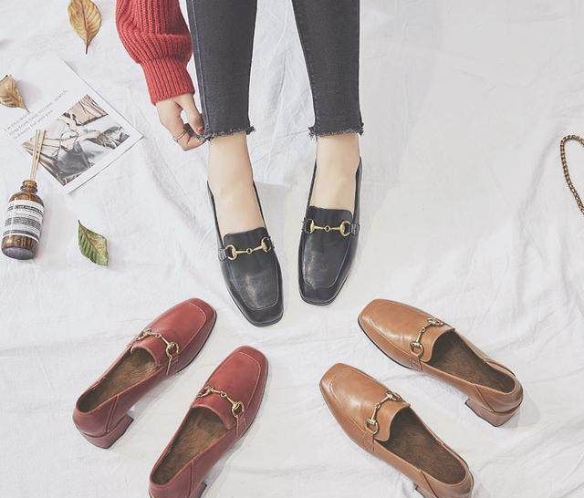 现在流行穿小白鞋吗,奶奶鞋怎么穿好看又耐穿