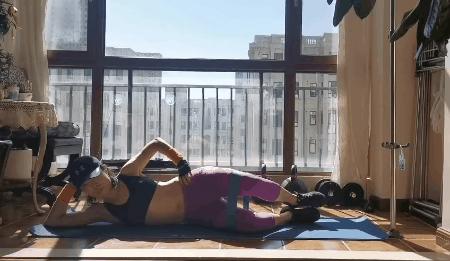 改善扁平臀提升臀线训练,推荐一个激活臀肌的入门级动作