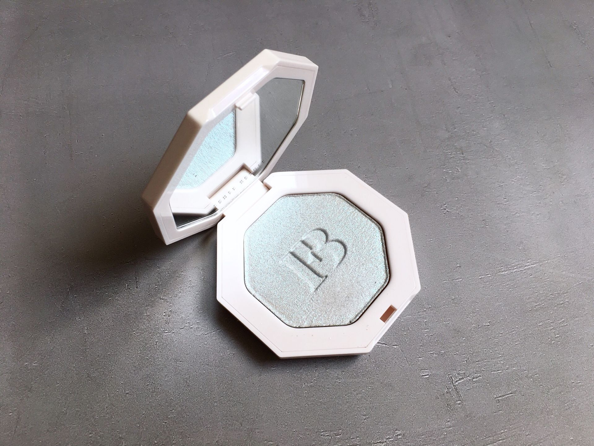 腮红唇膏眼影三合一推荐,欧美风的眼影腮红口红推荐