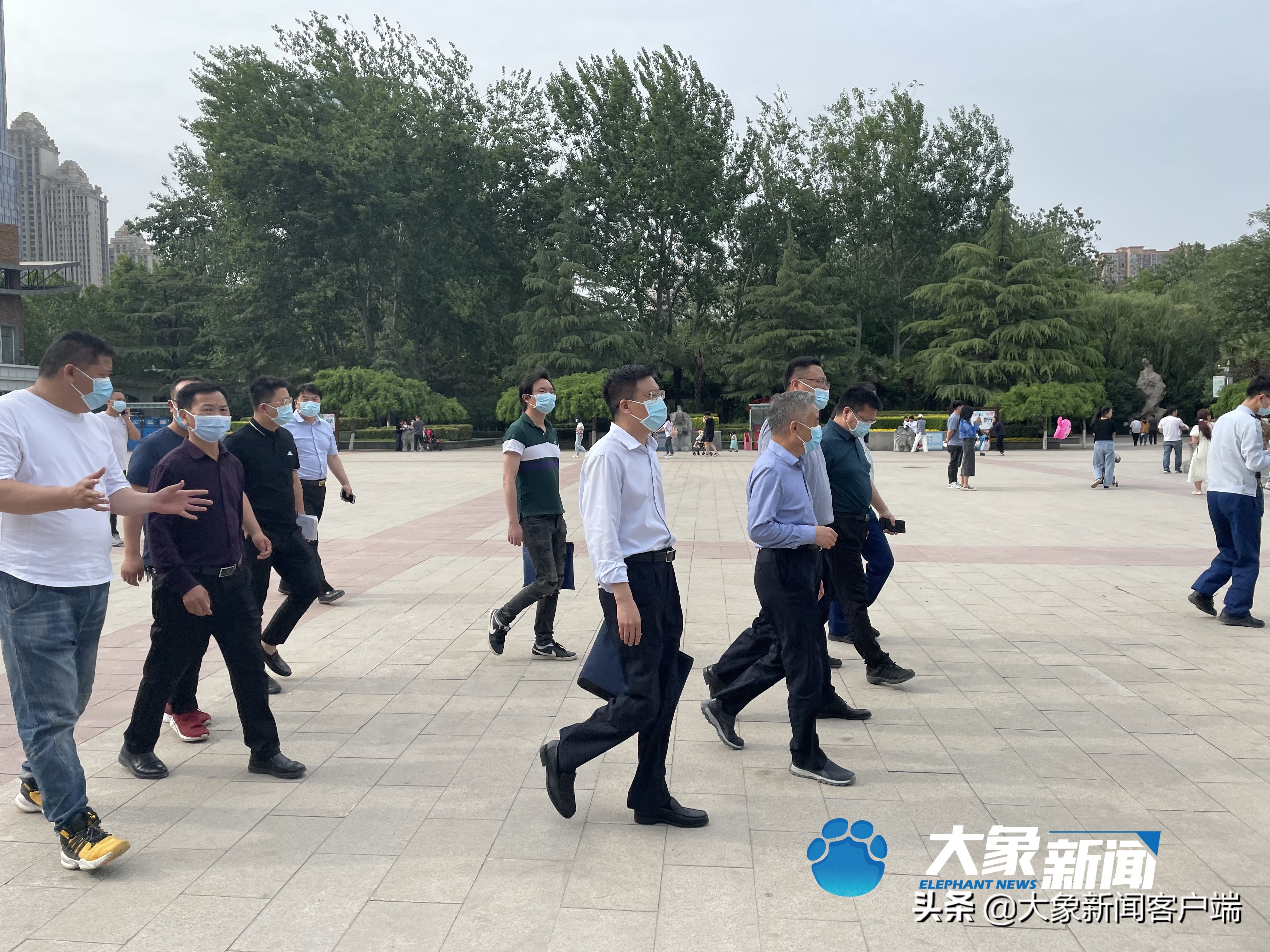 郑州动物园6点闭园就撵人吗,郑州动物园为什么有规则