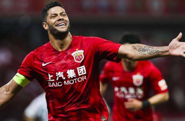 离队第一人？上港核心被西甲球队看中，转会条件却让球迷无法接受